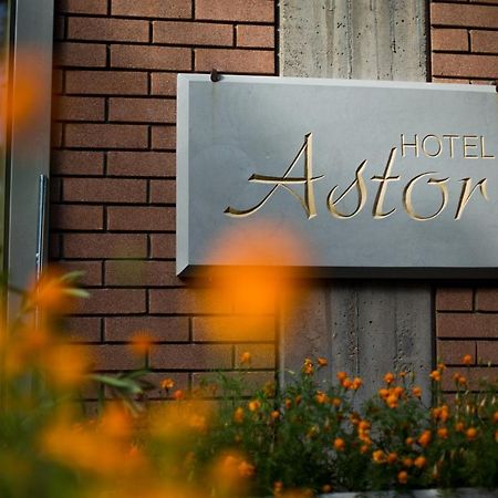 Hotel Astor Modena Exteriör bild